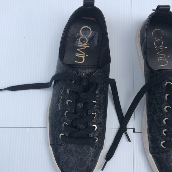 Calvin Klein ladies flats in and size 11. - Picture 2 of 9